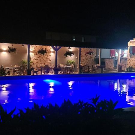 Casa Wanted Orsova Hotel Екстериор снимка