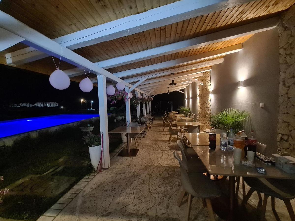 Casa Wanted Orsova Hotel Екстериор снимка