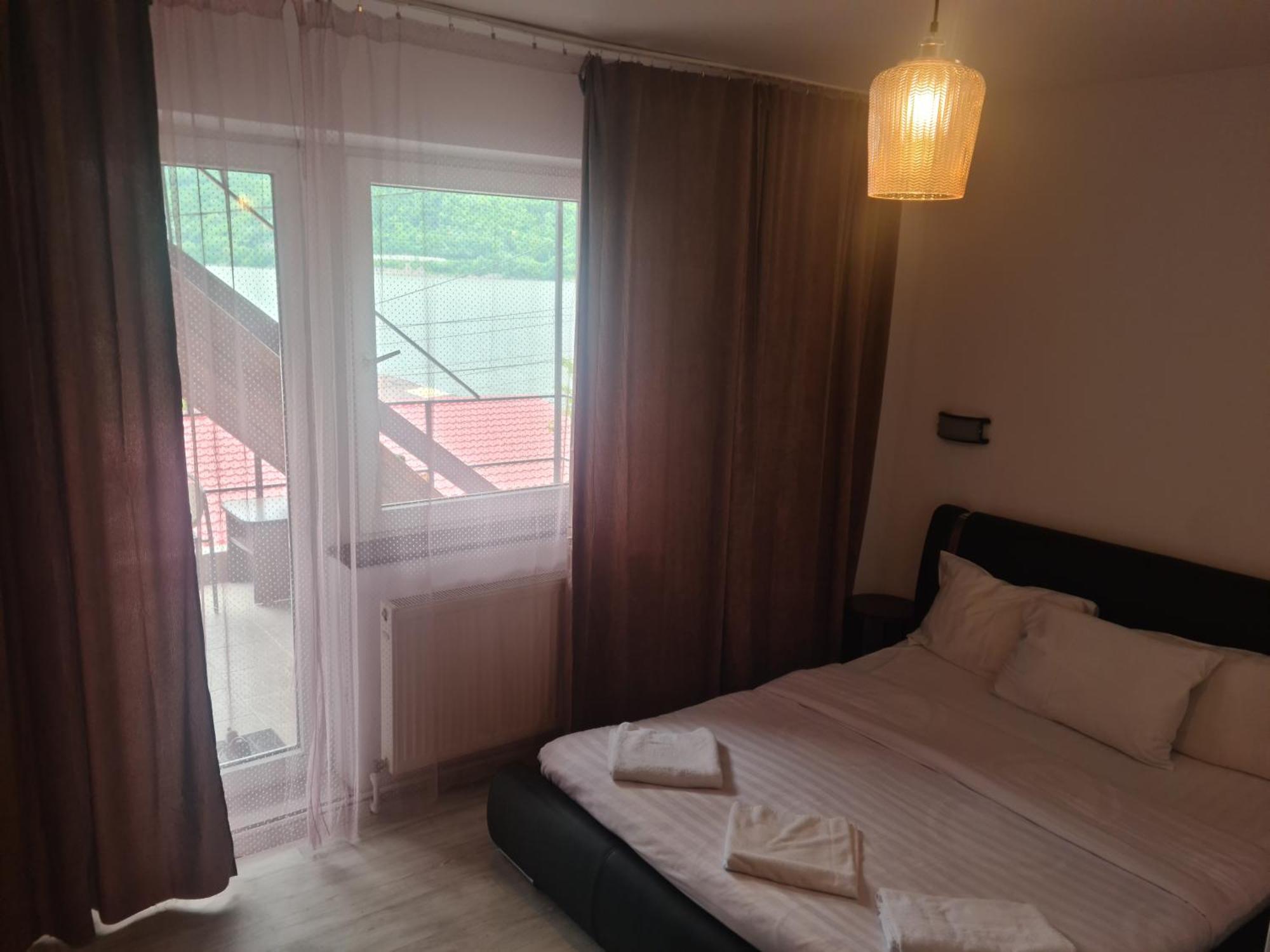 Casa Wanted Orsova Hotel Екстериор снимка