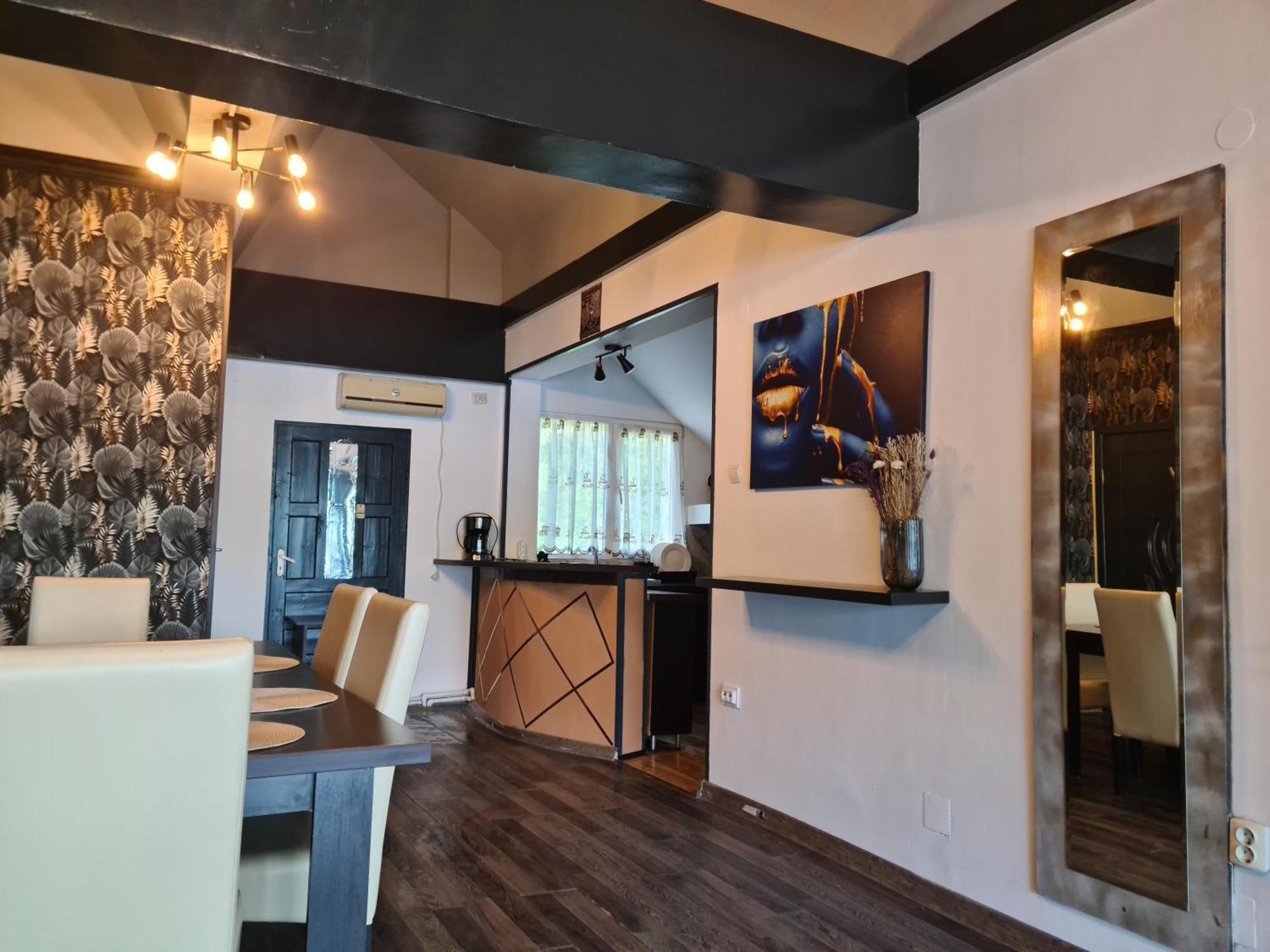 Casa Wanted Orsova Hotel Екстериор снимка
