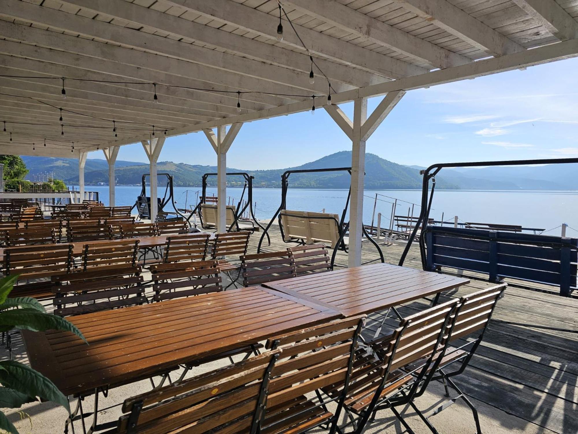 Casa Wanted Orsova Hotel Екстериор снимка