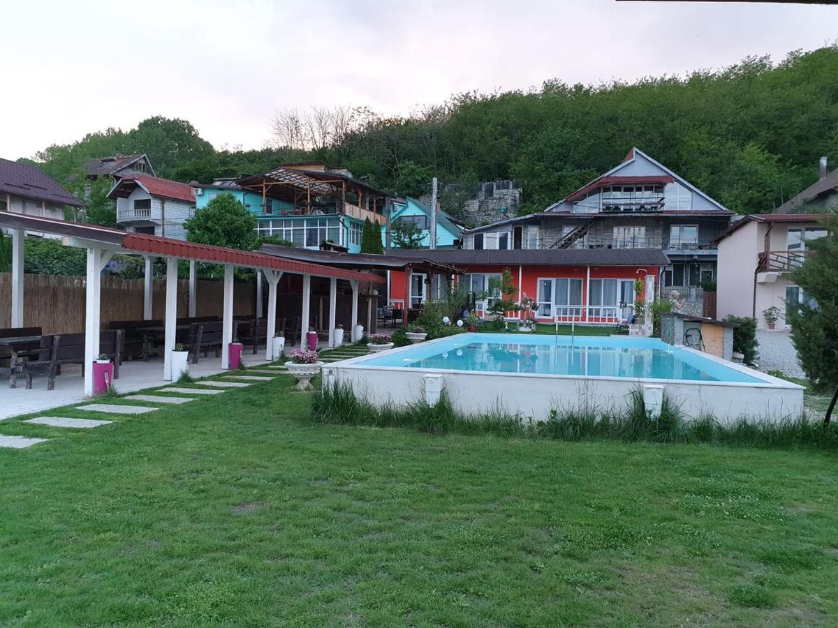 Casa Wanted Orsova Hotel Екстериор снимка