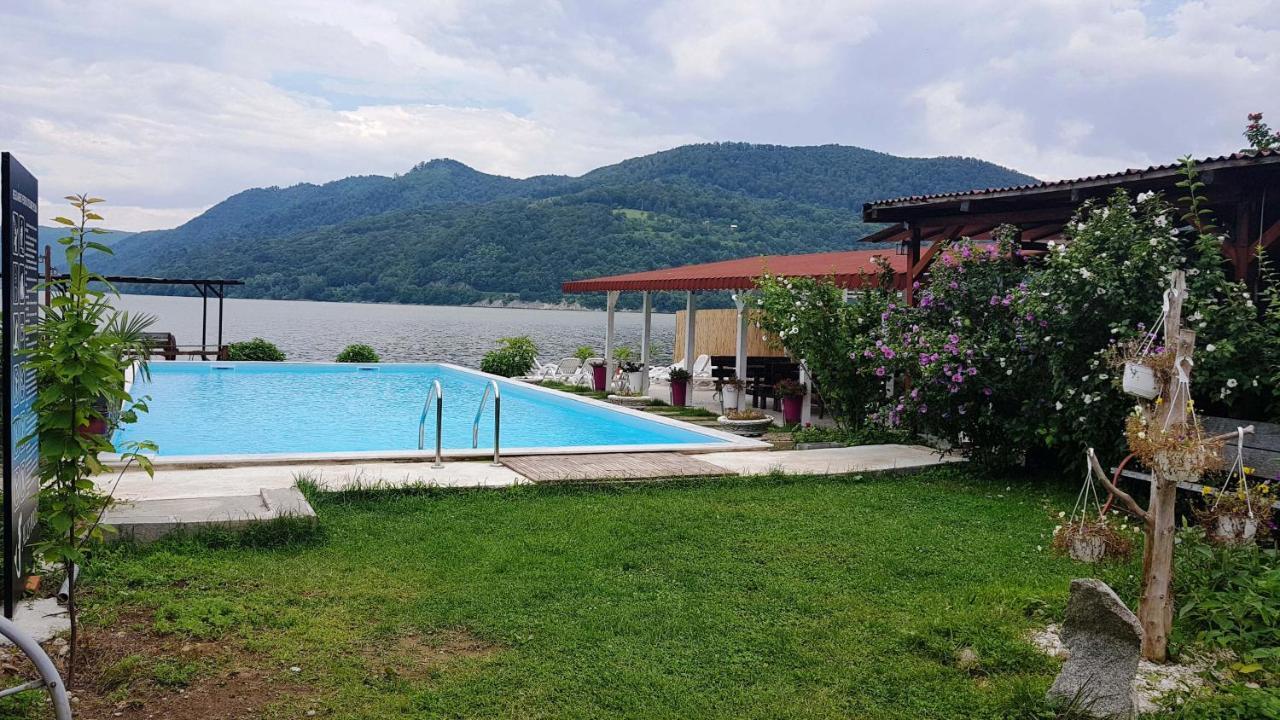 Casa Wanted Orsova Hotel Екстериор снимка
