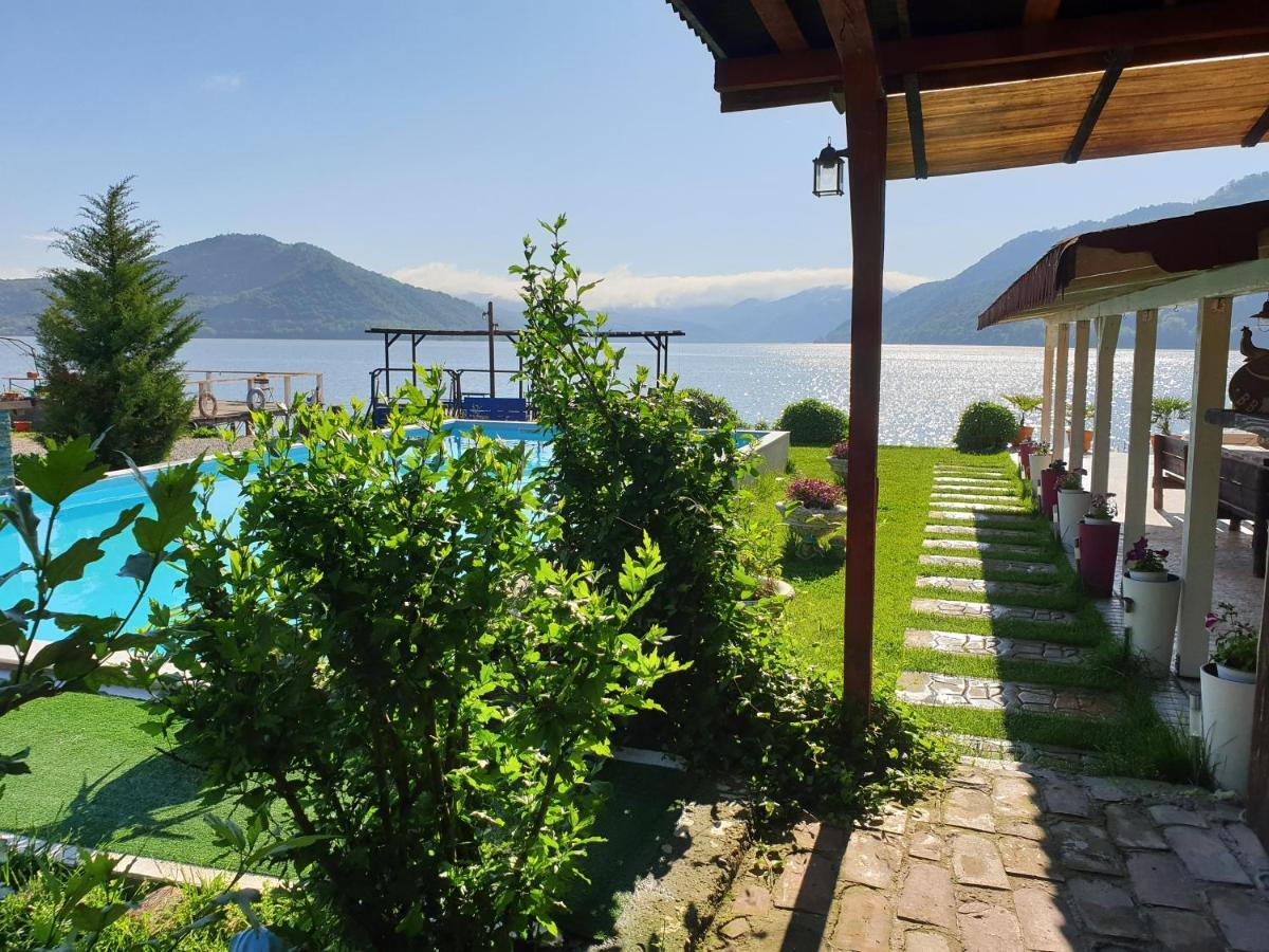 Casa Wanted Orsova Hotel Екстериор снимка