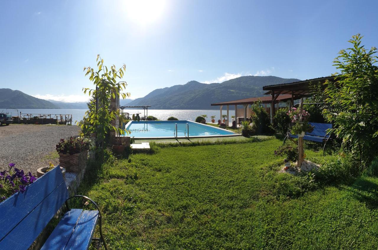 Casa Wanted Orsova Hotel Екстериор снимка