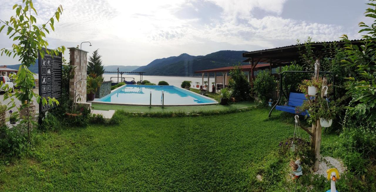Casa Wanted Orsova Hotel Екстериор снимка